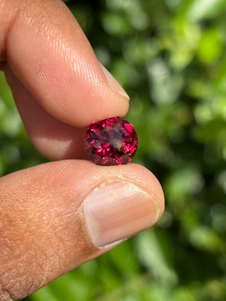 Natural rose garnet - Image 2