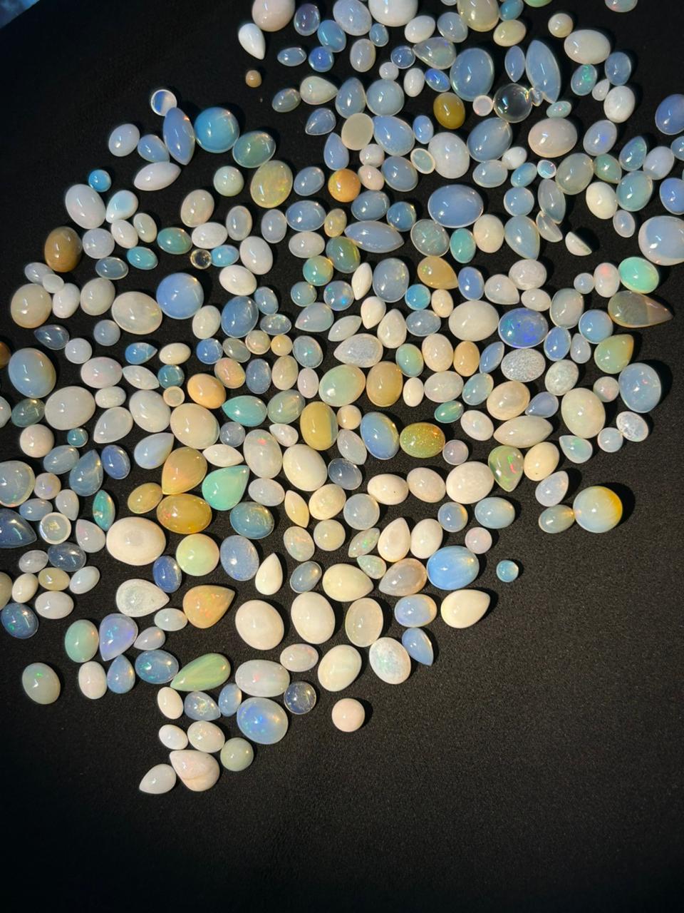 Natural Opal ( 1 carat 280/=) 0758585132